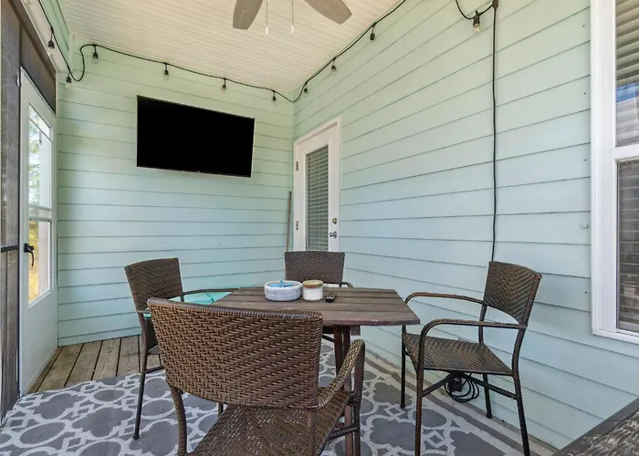 4013 Close To 2 Pools Dog Friendly