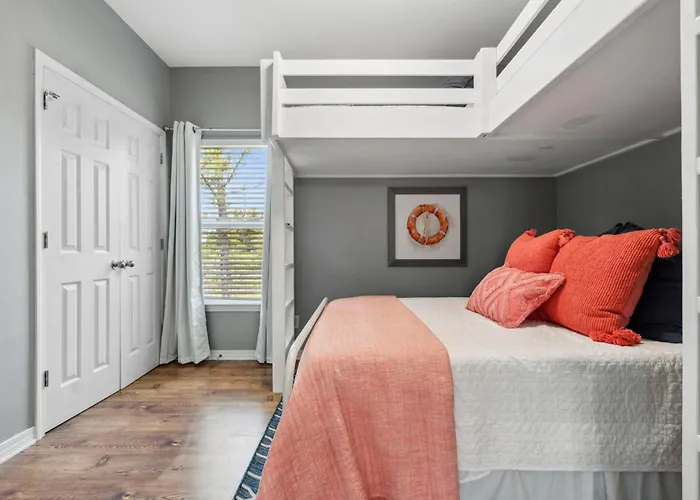 4013 Close To 2 Pools Dog Friendly